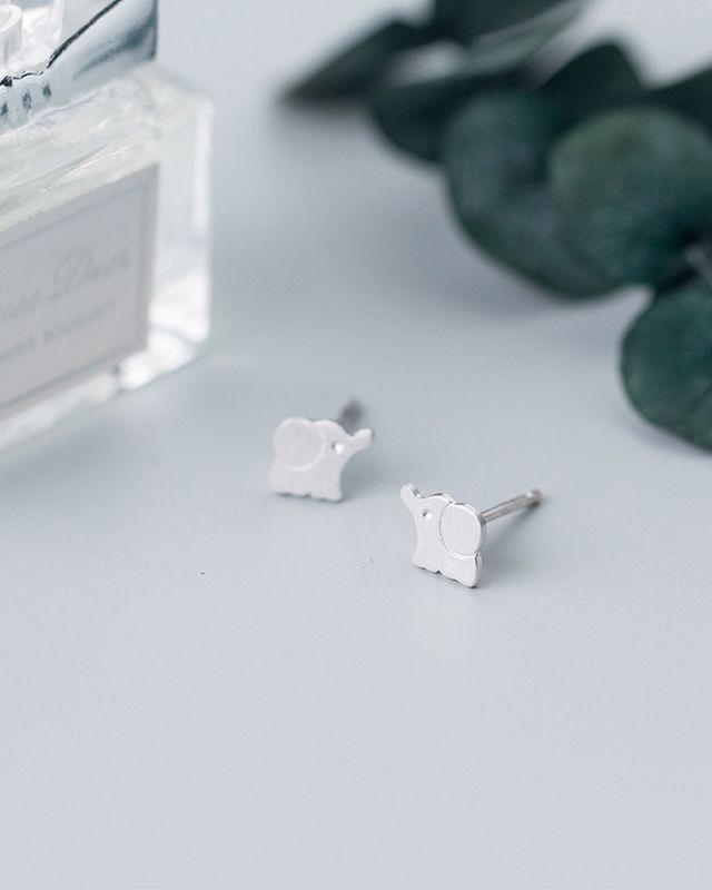 Bông tai bạc Tiny elephant