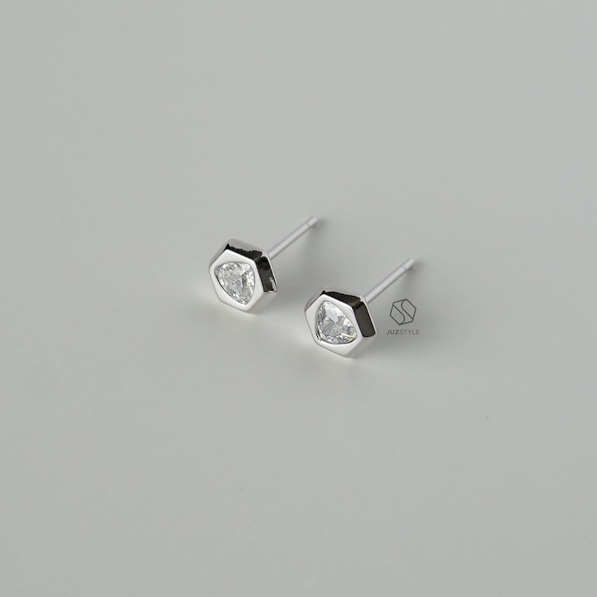 Bông tai bạc Hexagon bezel