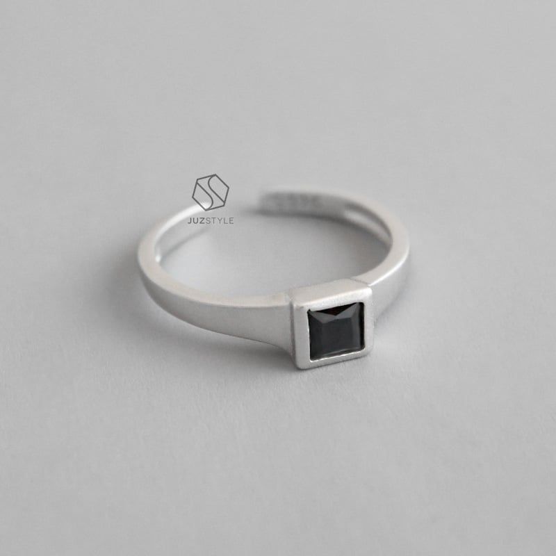 Nhẫn bạc Matt with Square CZ