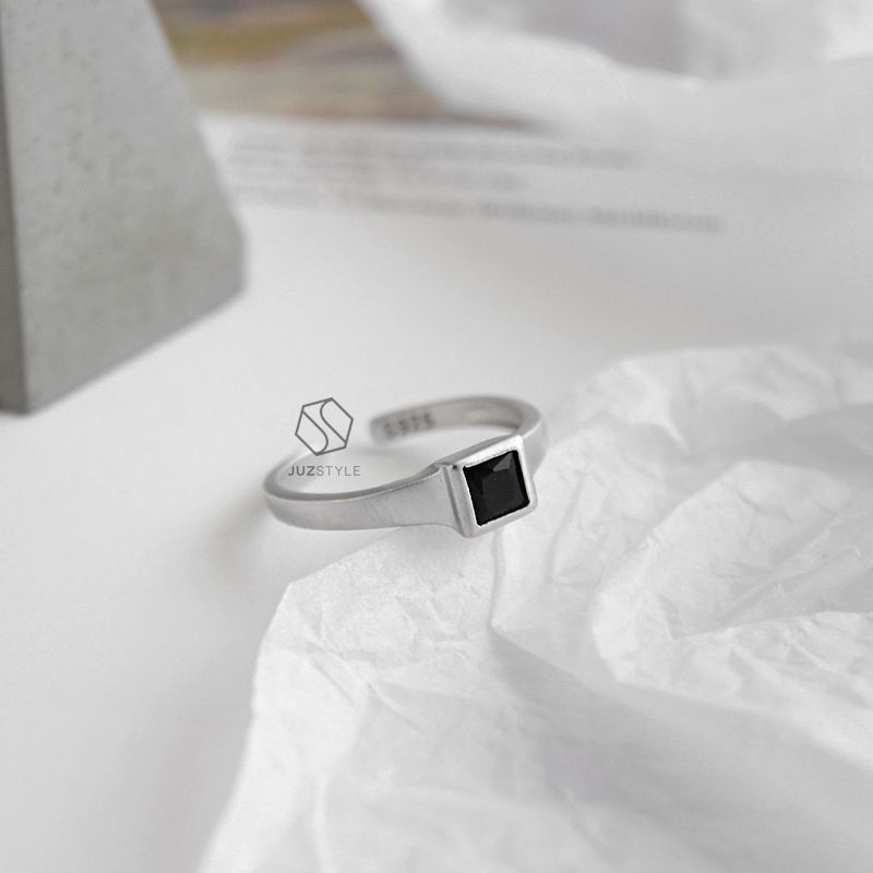 Nhẫn bạc Matt with Square CZ