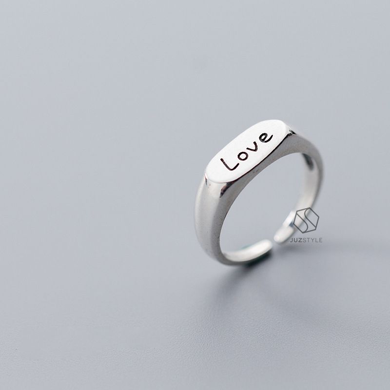Nhẫn bạc Oval signet with Love Engraving
