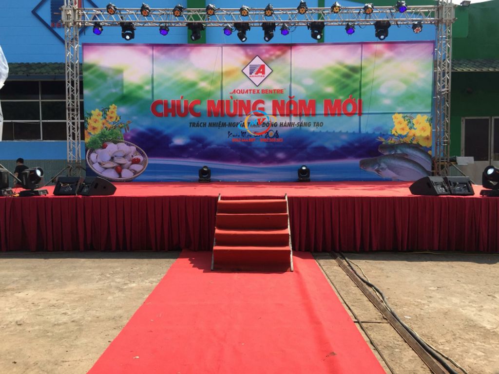 Bục sân khấu di động (ngoài trời)