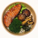 Cơm Cá Hồi Sốt Teriyaki