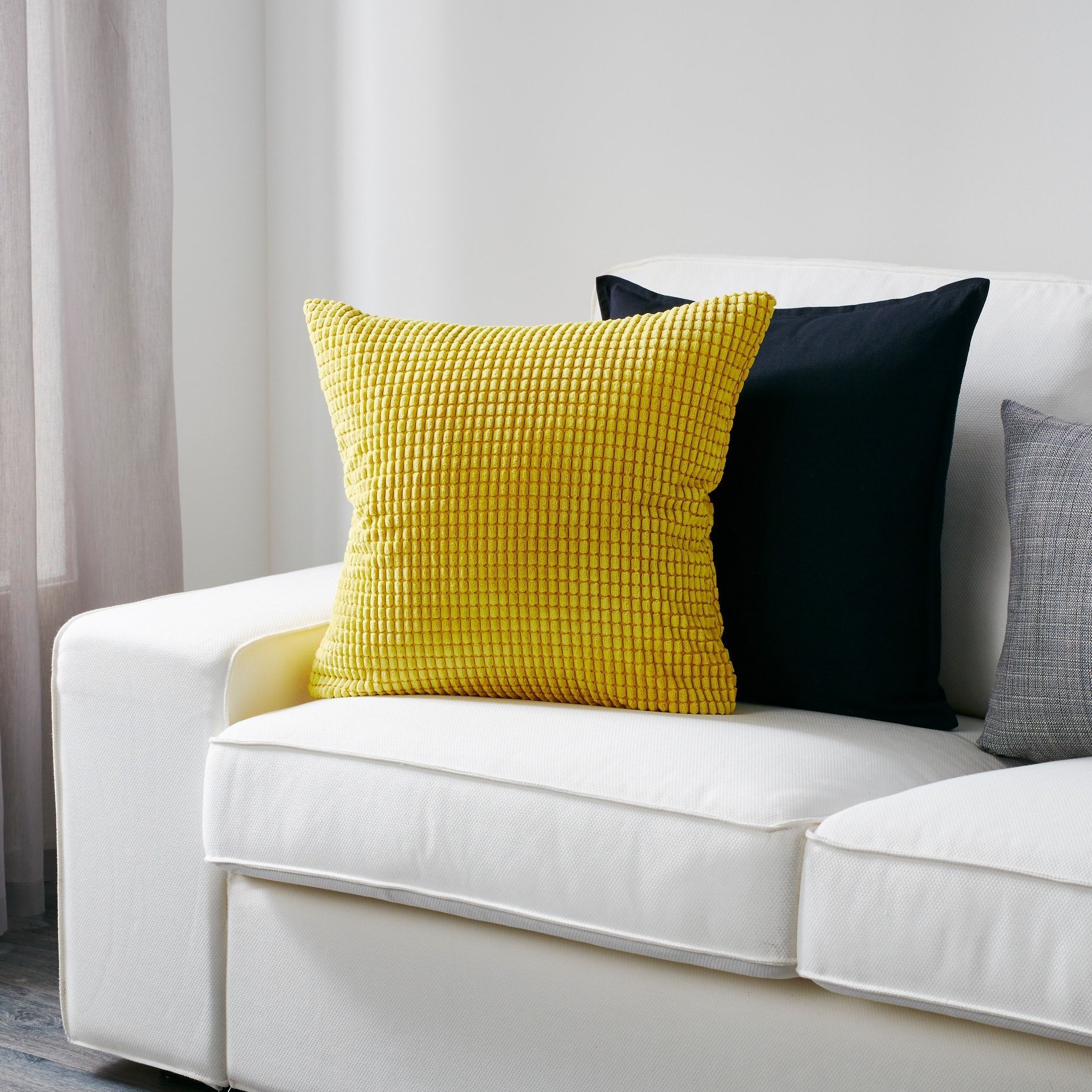 Cushion cover 84 Soft yellow