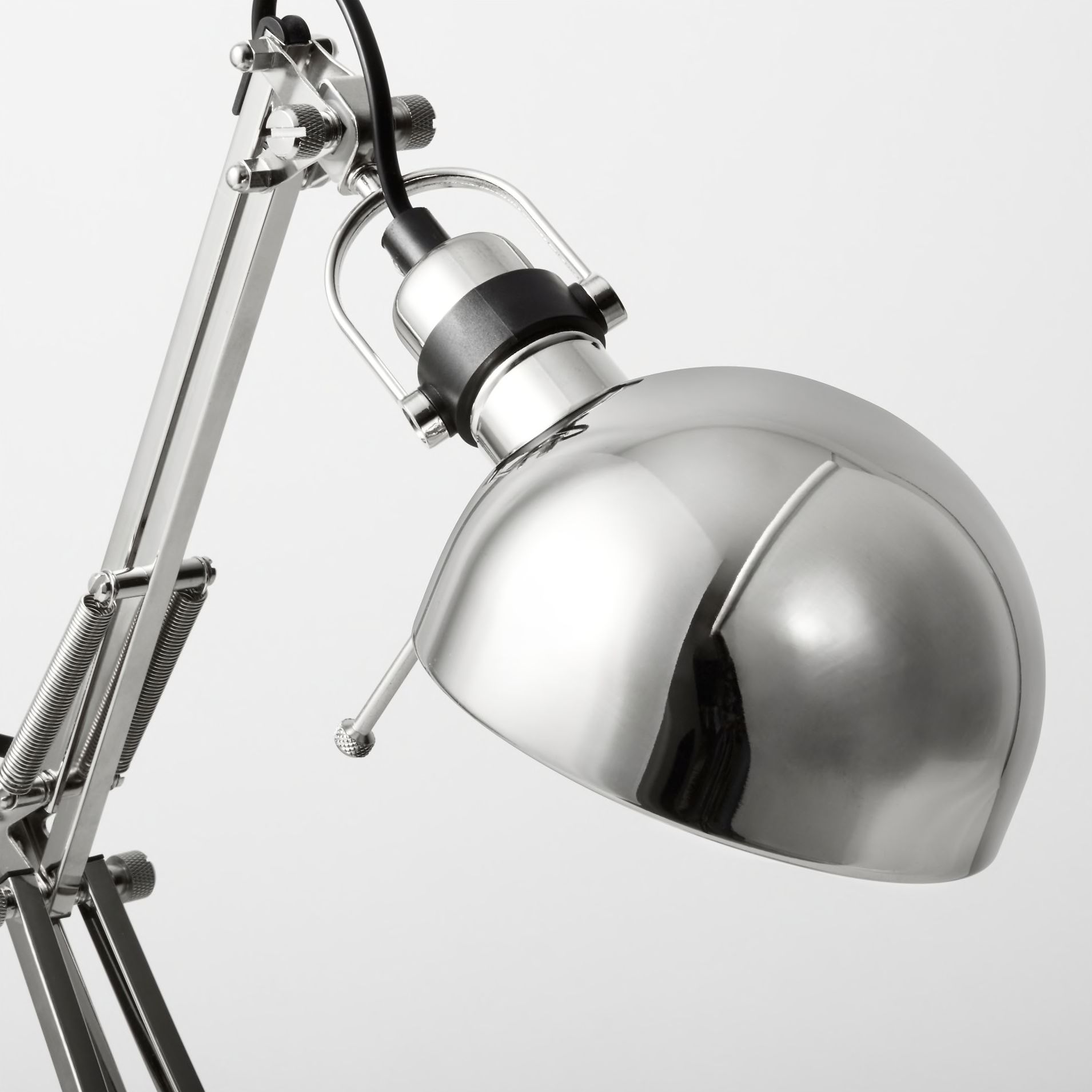 Đèn bàn cổ điển - Silver