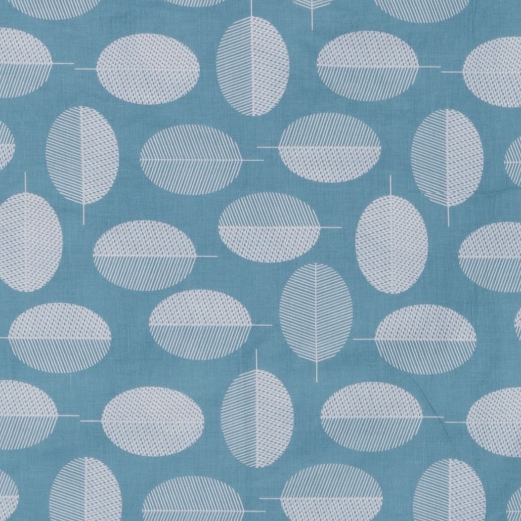 Pillow case 098 White leaves on blue
