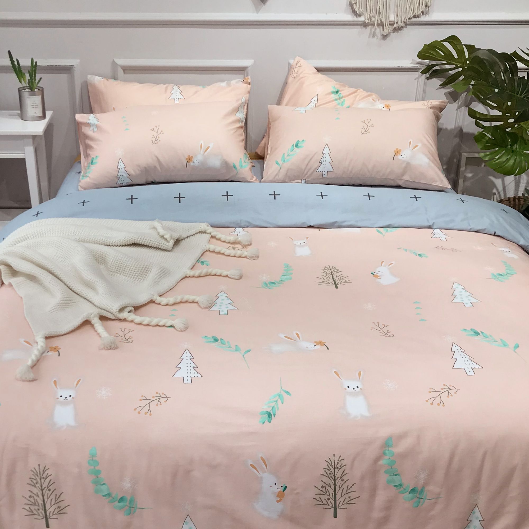 Best price 124 White rabbit on pink