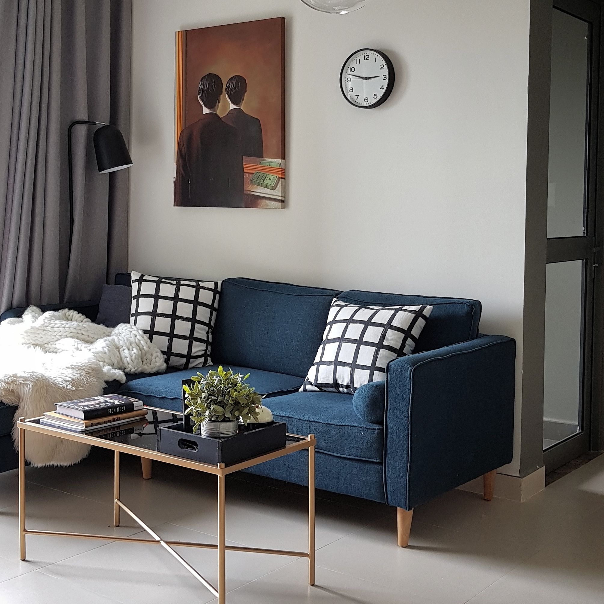 Bàn sofa kính sơn nhũ vàng