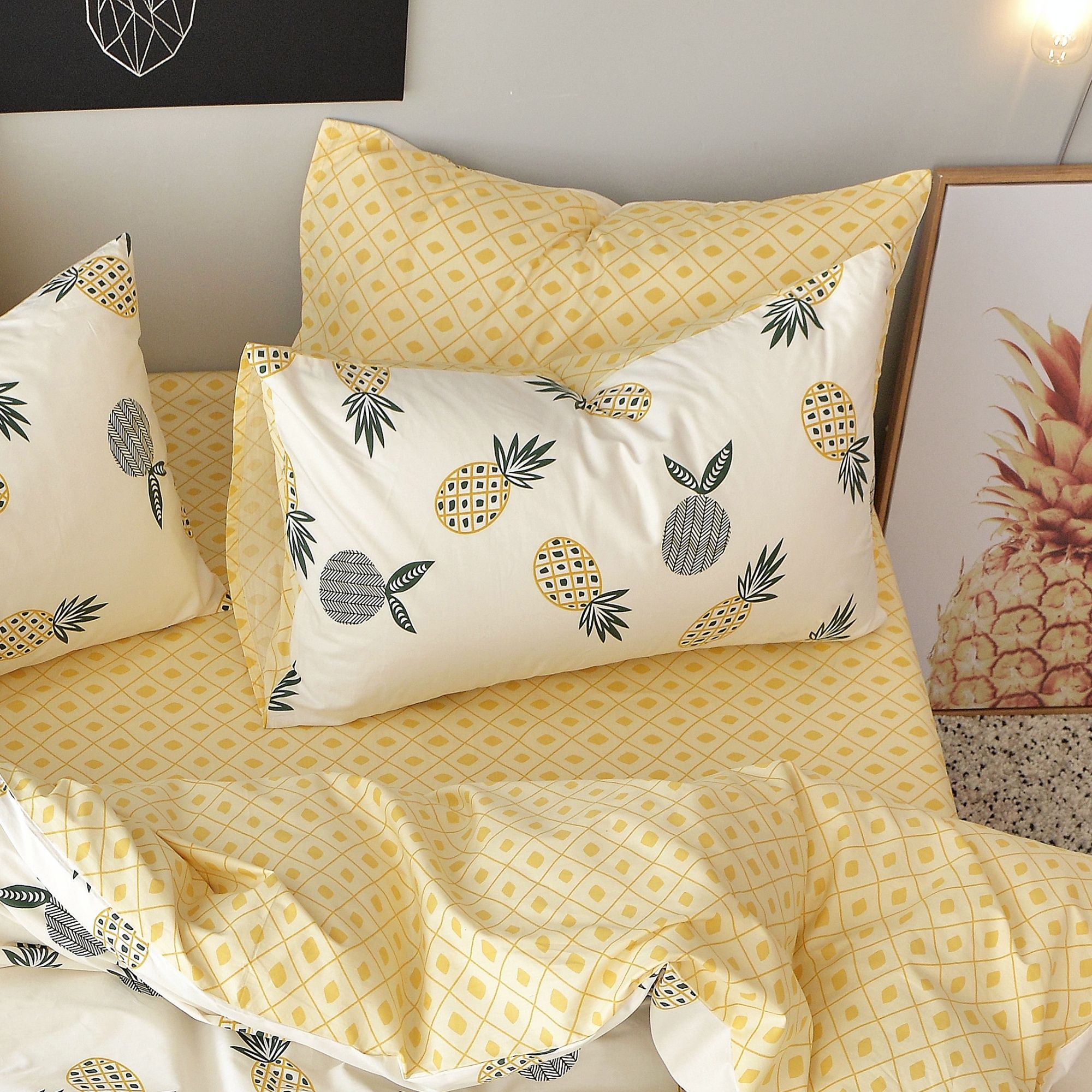 Pillow case 127 Yellow pineapples