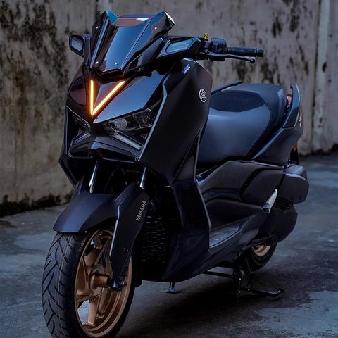  ĐÈN DEMI CHỮ V TRƯỚC ĐẦU ĐÈN - YAMAHA XMAX 300 