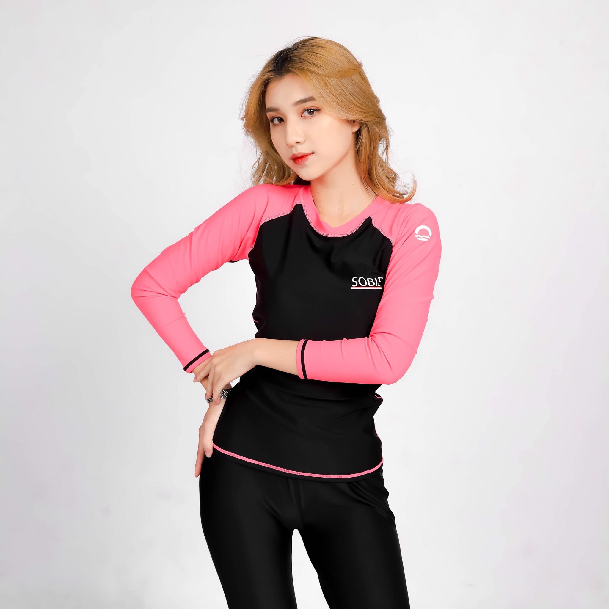 Áo Bơi Nữ Kín Đáo Sobie Black Pink