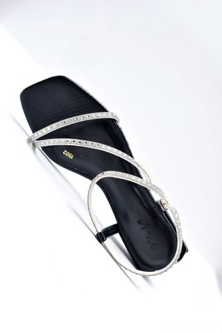 Giày Sandals Dây Đính Đá Blingbling Đế Vuông 2cm, Sandals Nữ Đế Vuông 2cm, Giày Xăng Đan Đính Đá, Xăng Đan Cao Gót Đế Vuông, Dép Quai Hậu Nữ Đính Đá, Giày Đi Tiệc Cưới, Giày Nữ Big Size TPHCM, Merly 1502 Đen