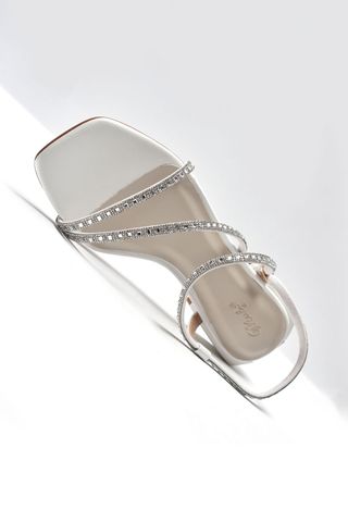 Giày Sandals Dây Đính Đá Blingbling Đế Vuông 2cm, Sandals Nữ Đế Vuông 2cm, Giày Xăng Đan Đính Đá, Xăng Đan Cao Gót Đế Vuông, Dép Quai Hậu Nữ Đính Đá, Giày Đi Tiệc Cưới, Giày Nữ Big Size TPHCM, Merly 1502 Trắng