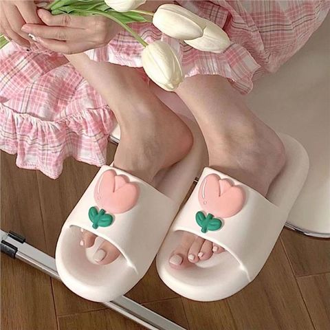 Dép Nhựa Quảng Châu 1570N Big Size 36 - 41, Dép Nữ Quai Ngang Hoa Tulip Trên Nền Dép Trắng Đen, Dép Trong Nhà, Dép Đi Chơi