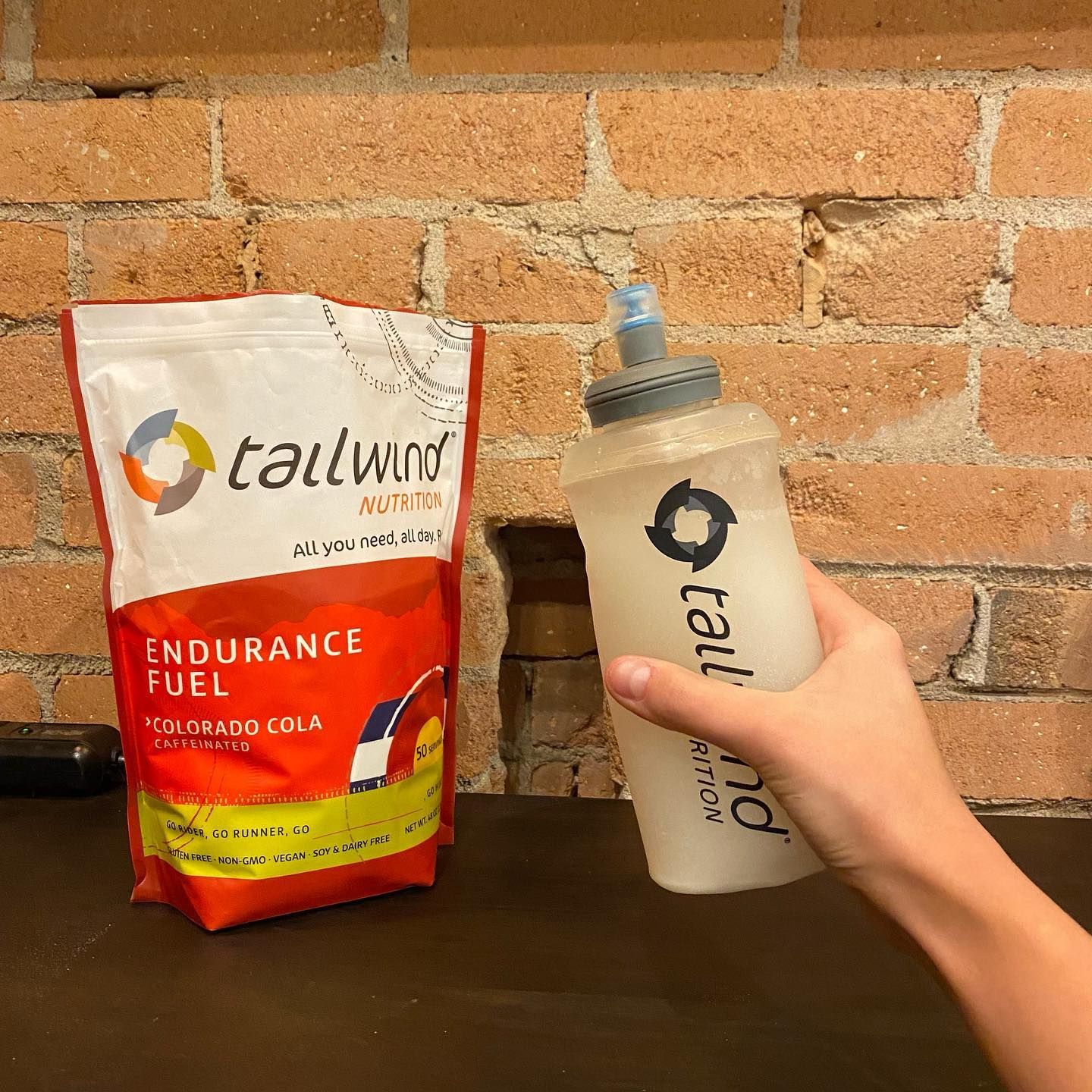 Bình nước mềm chạy bộ Tailwind 500ml