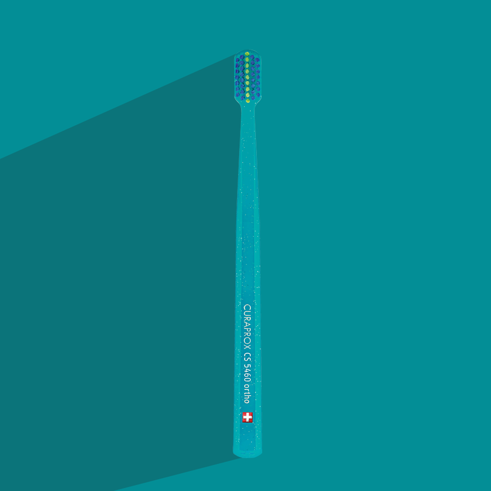 Bàn chải răng Curaprox CS 5460 Ortho cho răng niềng