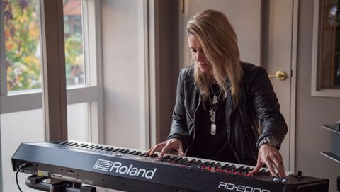ROLAND RD-2000 DIGITAL PIANO
