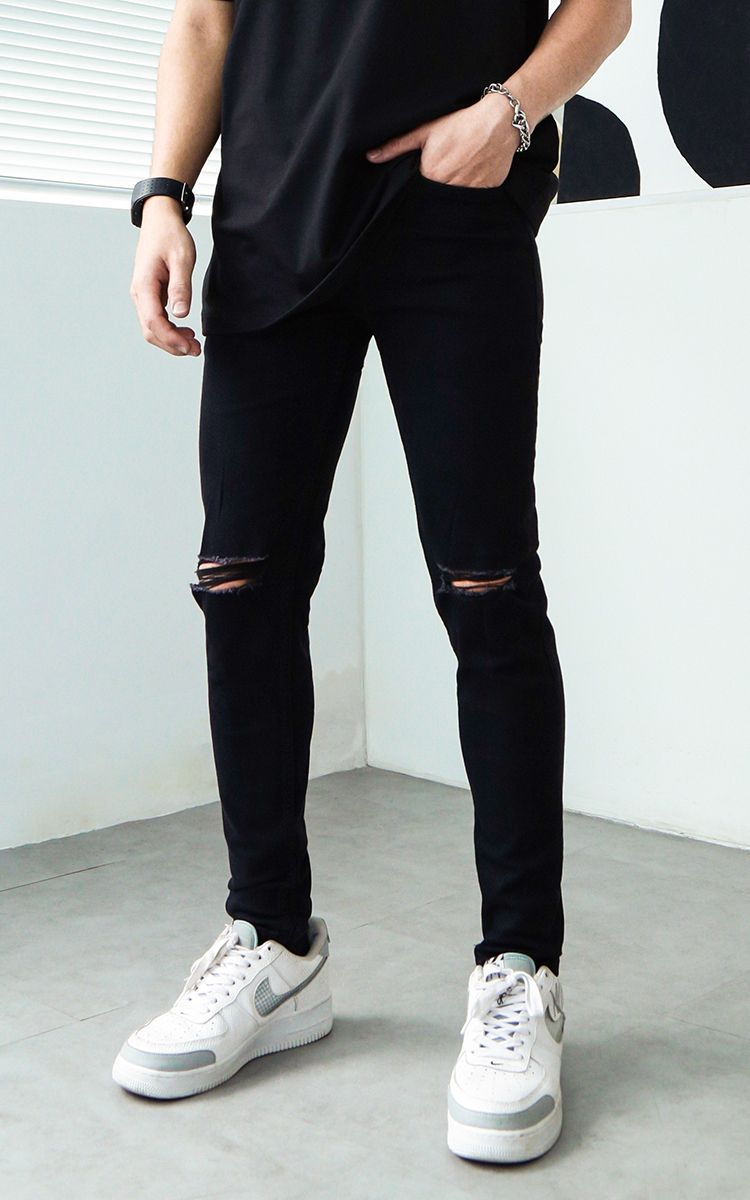 Skinny Jeans With Knee Rips In Black