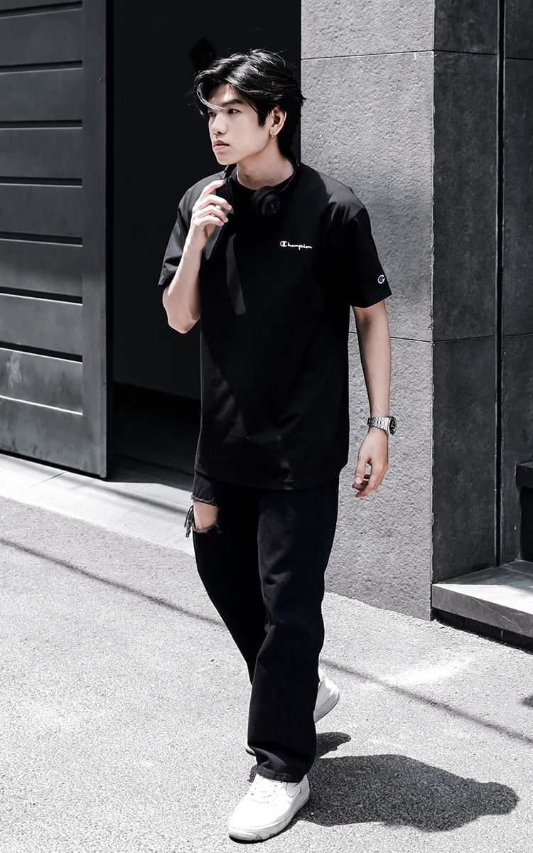 Champion Embroidered Logo T-Shirt In Black