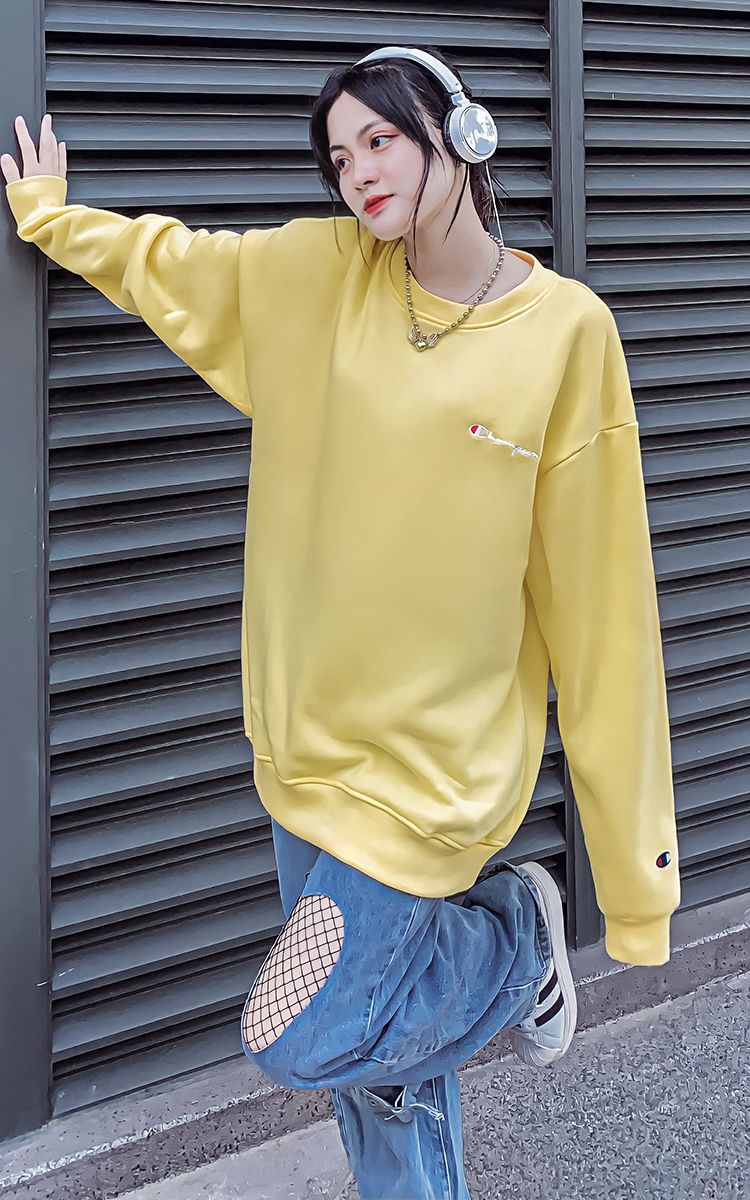 Champion Embroidered Logo Sweater In Yellow