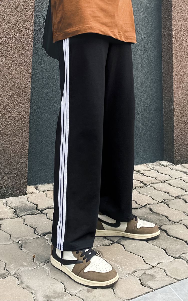 Three Side Stripe Sweatpants In Black