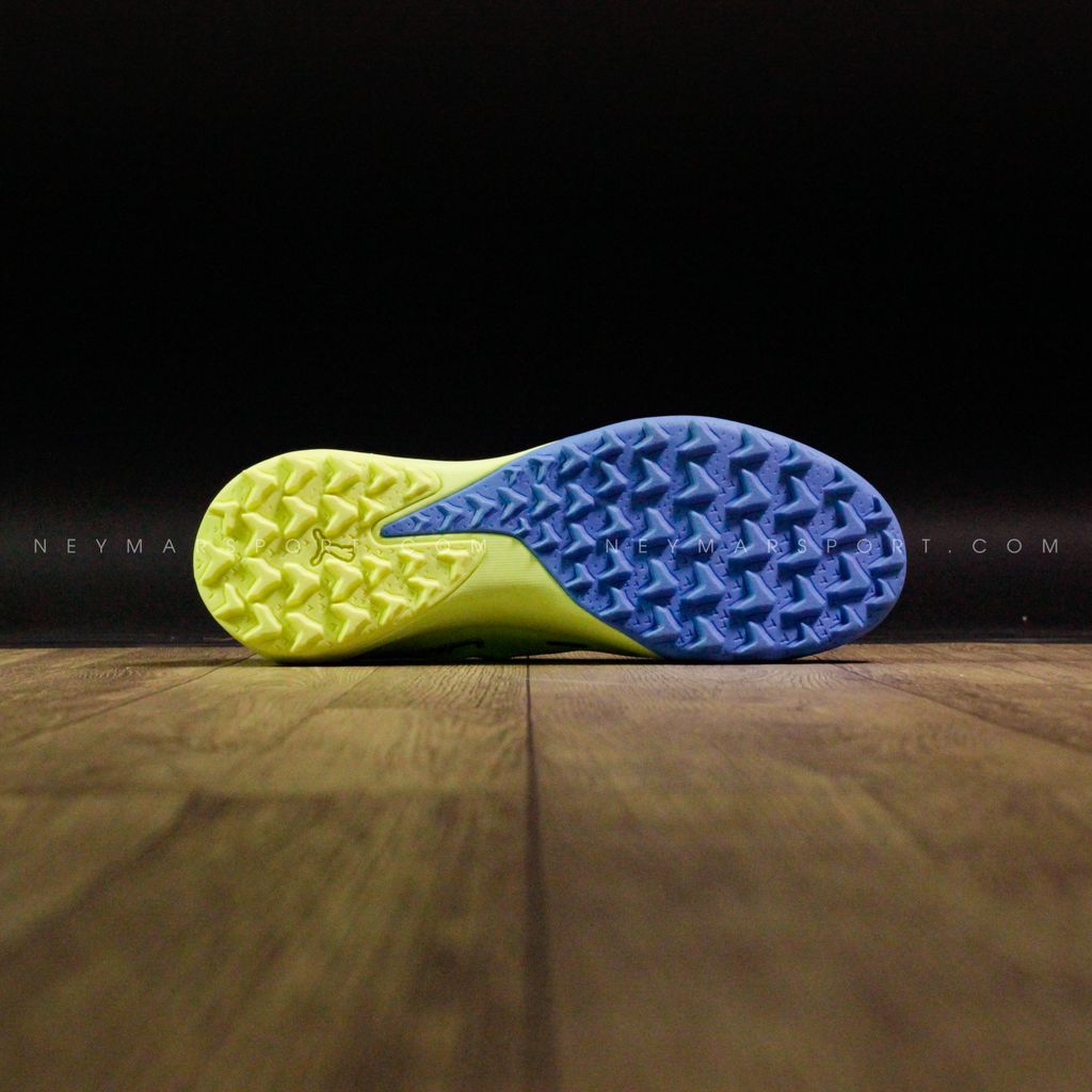Giày đá bóng PUMA Ultra Ultimate Cage TF Fastest - Fizzy Light/Parisian Night/Blue Glimmer 106893-01