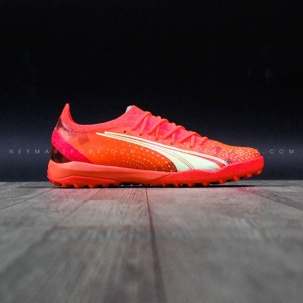 Giày đá bóng PUMA Ultra Ultimate Cage TF Fearless - Fiery Coral/Fizzy Light/PUMA Black 106893-03