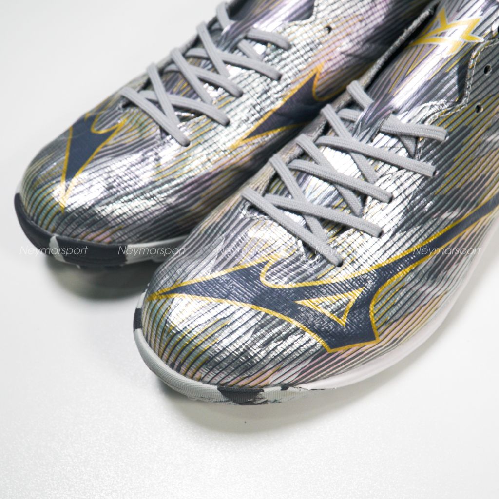 Giày đá bóng Mizuno Alpha II Elite TF Platinum Silver - Galaxy Silver/Gold P1GD256204
