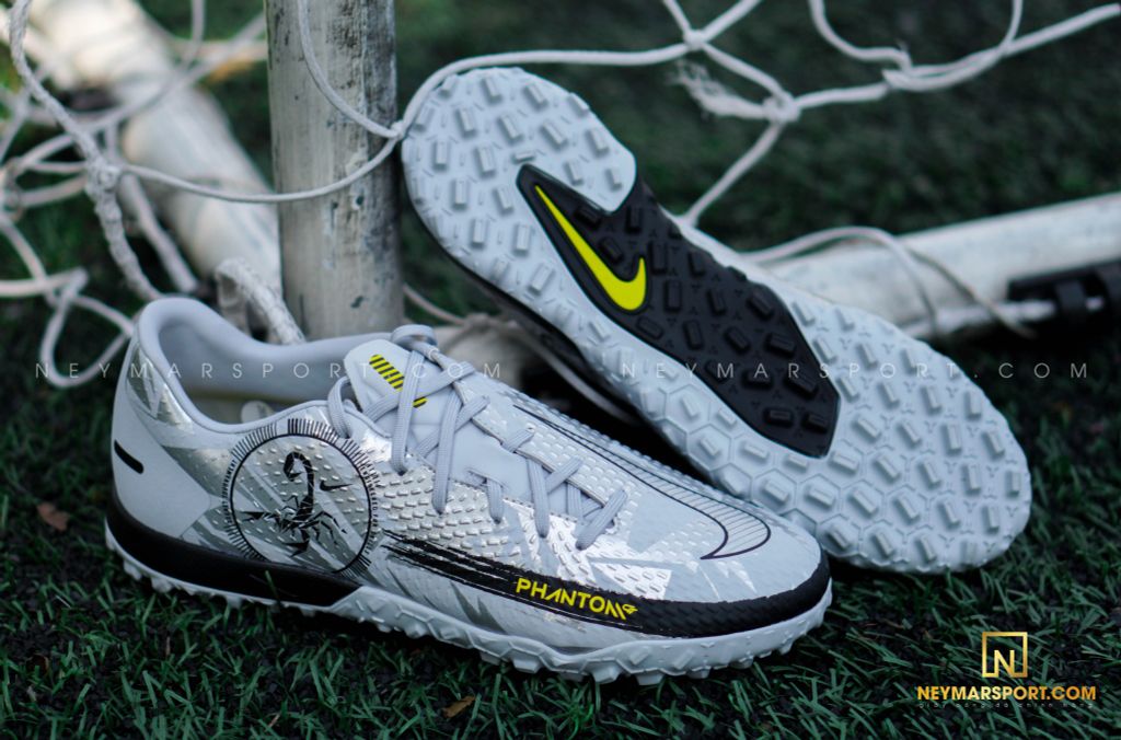 Nike Phantom GT Academy TF Scorpion - Wolf Grey/Metallic Silver/Black LIMITED EDITION