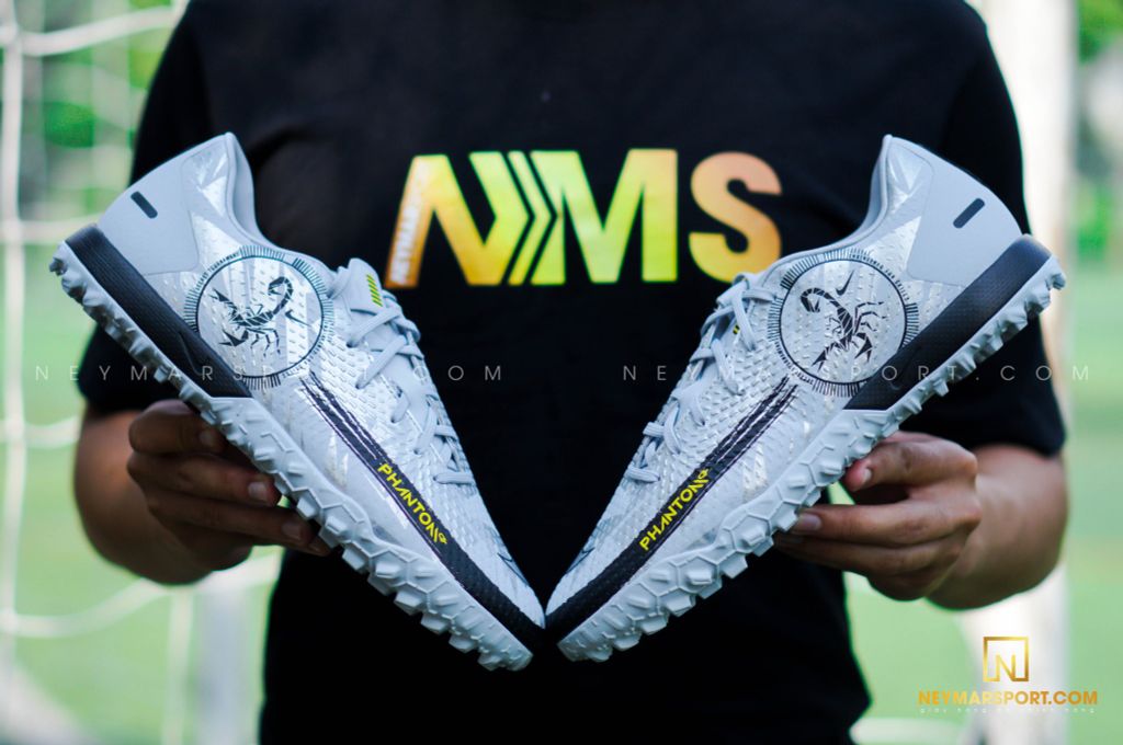 Nike Phantom GT Academy TF Scorpion - Wolf Grey/Metallic Silver/Black LIMITED EDITION