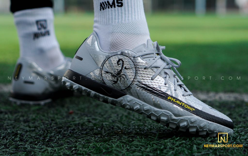 Nike Phantom GT Academy TF Scorpion - Wolf Grey/Metallic Silver/Black LIMITED EDITION