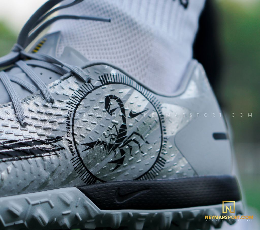 Nike Phantom GT Academy TF Scorpion - Wolf Grey/Metallic Silver/Black LIMITED EDITION