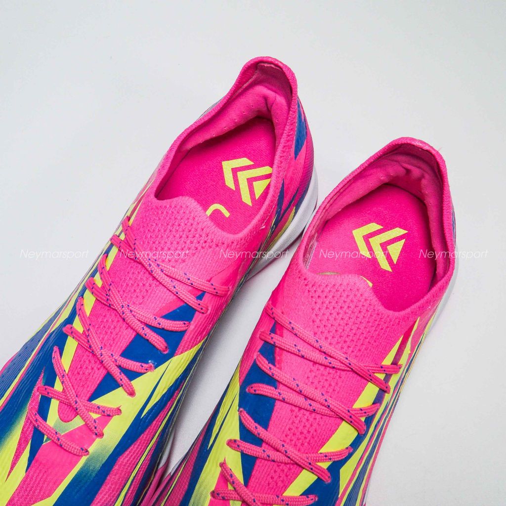 Giày đá bóng PUMA Ultra Ultimate TF Energy - Luminous Pink/Ultra Blue/Yellow Alert 107858-01