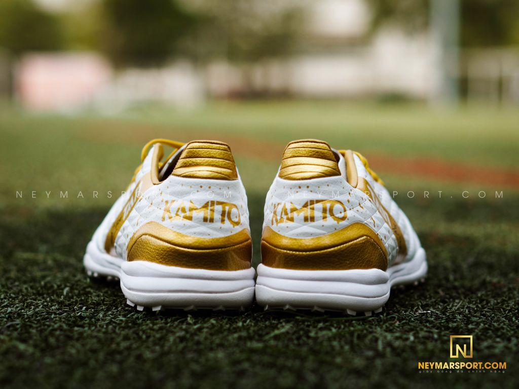 GIÀY ĐÁ BÓNG KAMITO TA11 TF TOUCH OF MAGIC - WHITE/GOLD