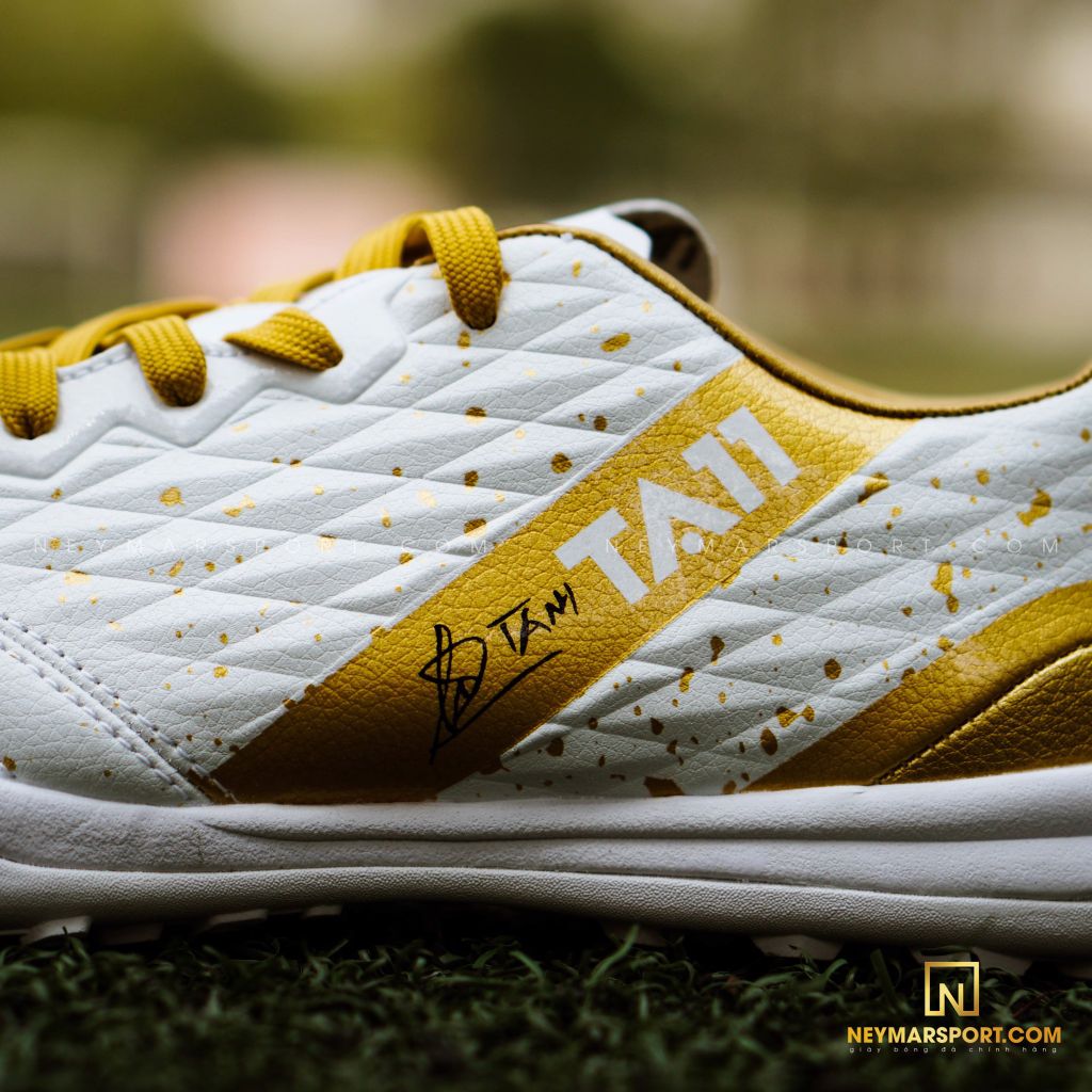 GIÀY ĐÁ BÓNG KAMITO TA11 TF TOUCH OF MAGIC - WHITE/GOLD