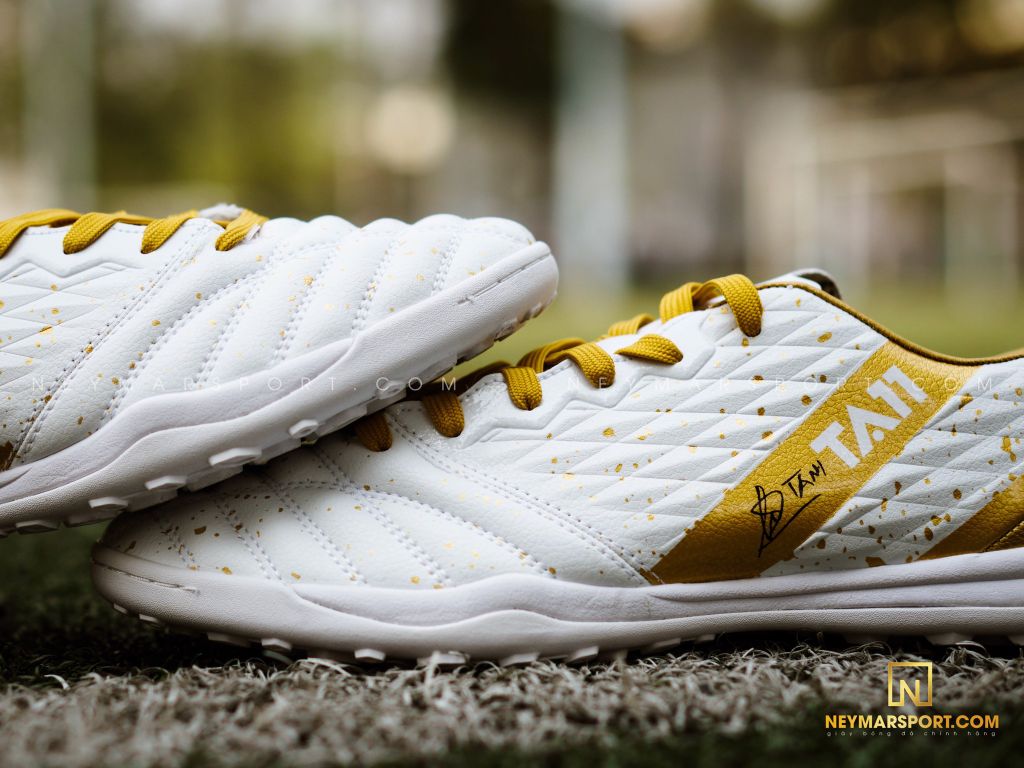 GIÀY ĐÁ BÓNG KAMITO TA11 TF TOUCH OF MAGIC - WHITE/GOLD