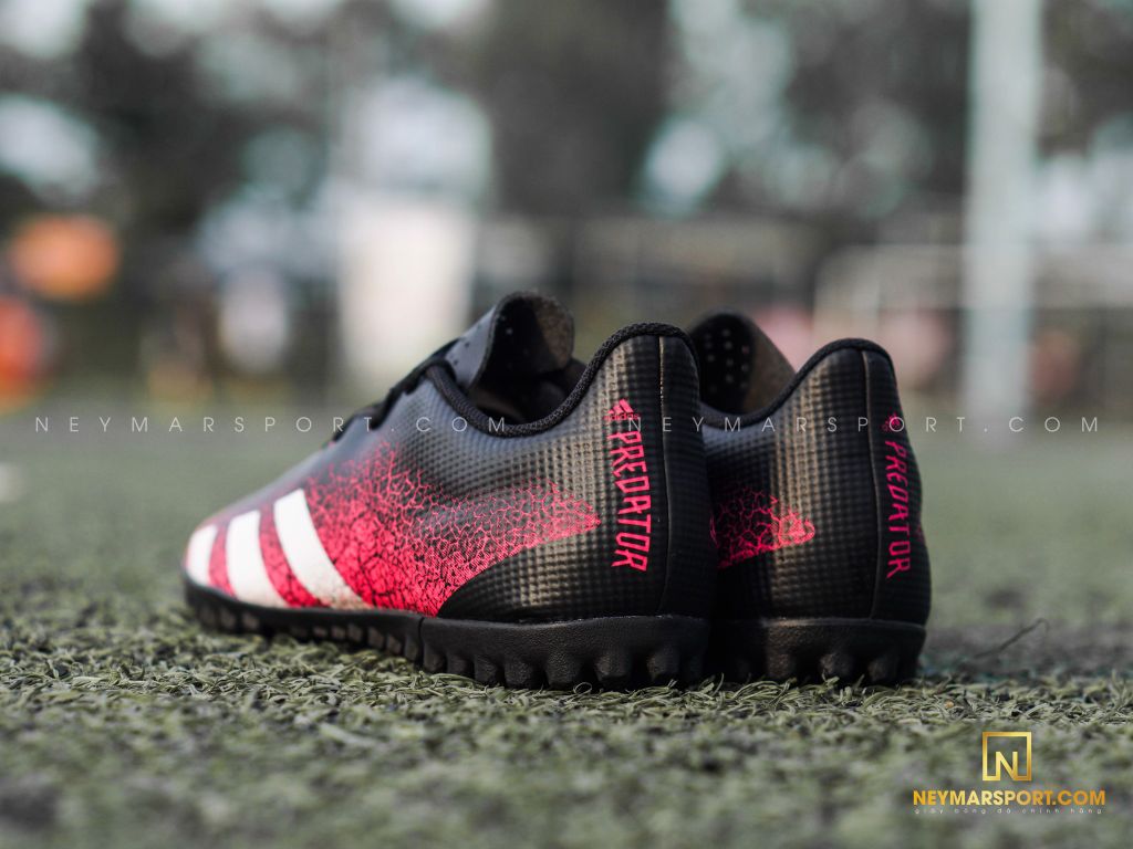 adidas Predator Freak .4 TF Superspectral - Core Black/Footwear White/Shock Pink
