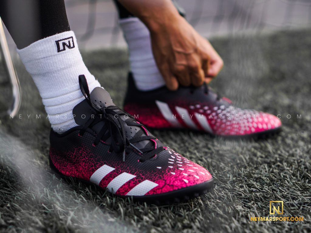 adidas Predator Freak .4 TF Superspectral - Core Black/Footwear White/Shock Pink