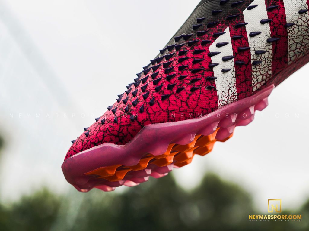 adidas Predator Freak + TF Superspectral - Core Black/Footwear White/Shock Pink