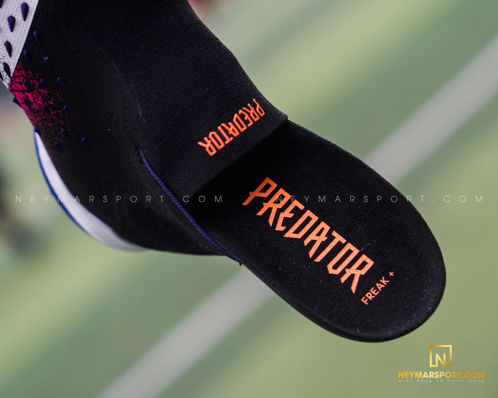 adidas Predator Freak + TF Superspectral - Core Black/Footwear White/Shock Pink
