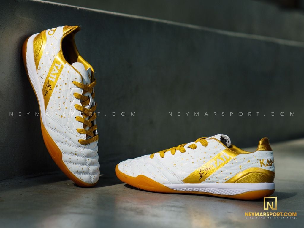 GIÀY ĐÁ BÓNG KAMITO TA11 IC TOUCH OF MAGIC - WHITE/GOLD