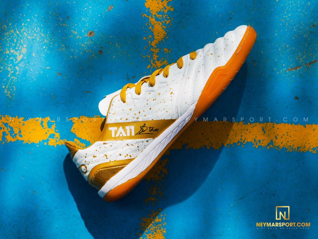 GIÀY ĐÁ BÓNG KAMITO TA11 IC TOUCH OF MAGIC - WHITE/GOLD