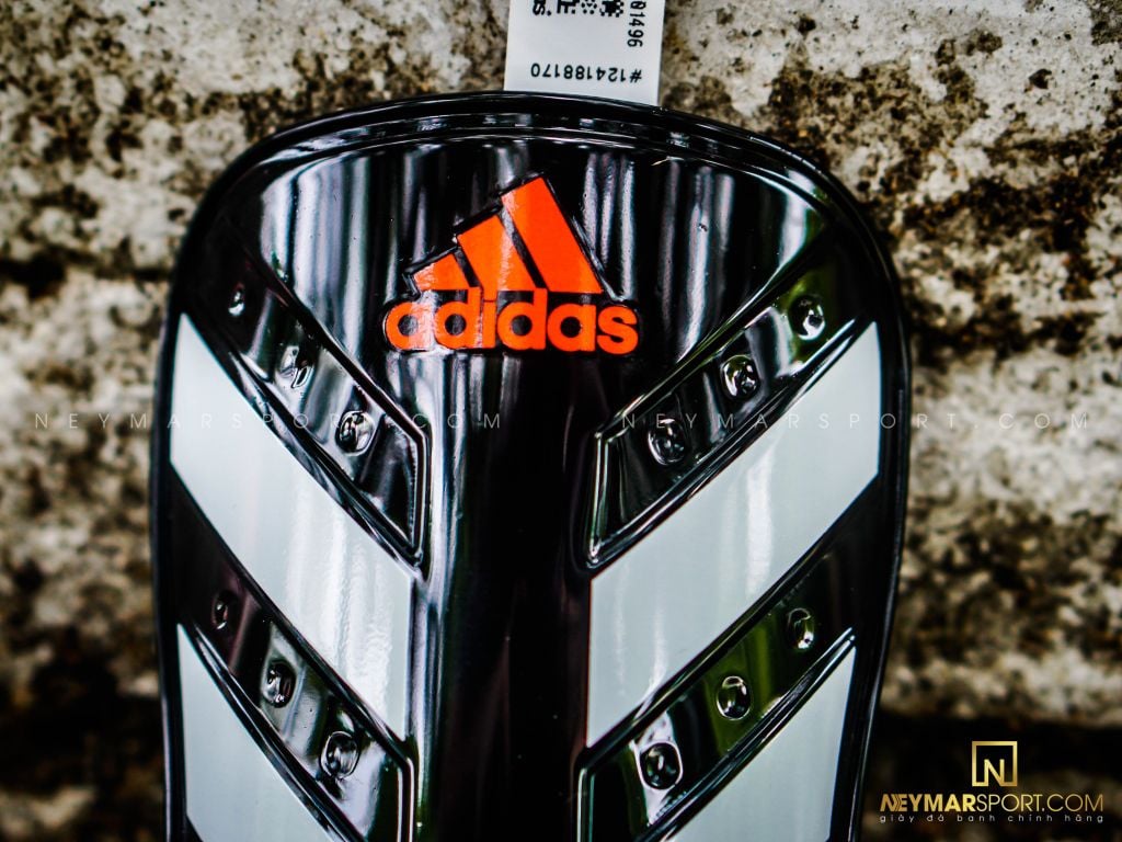 Everlesto Shin Guards Black / White / Solar Red