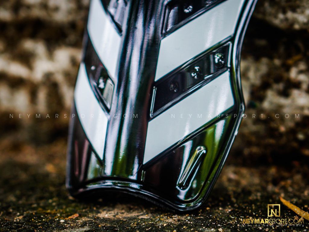Everlesto Shin Guards Black / White / Solar Red