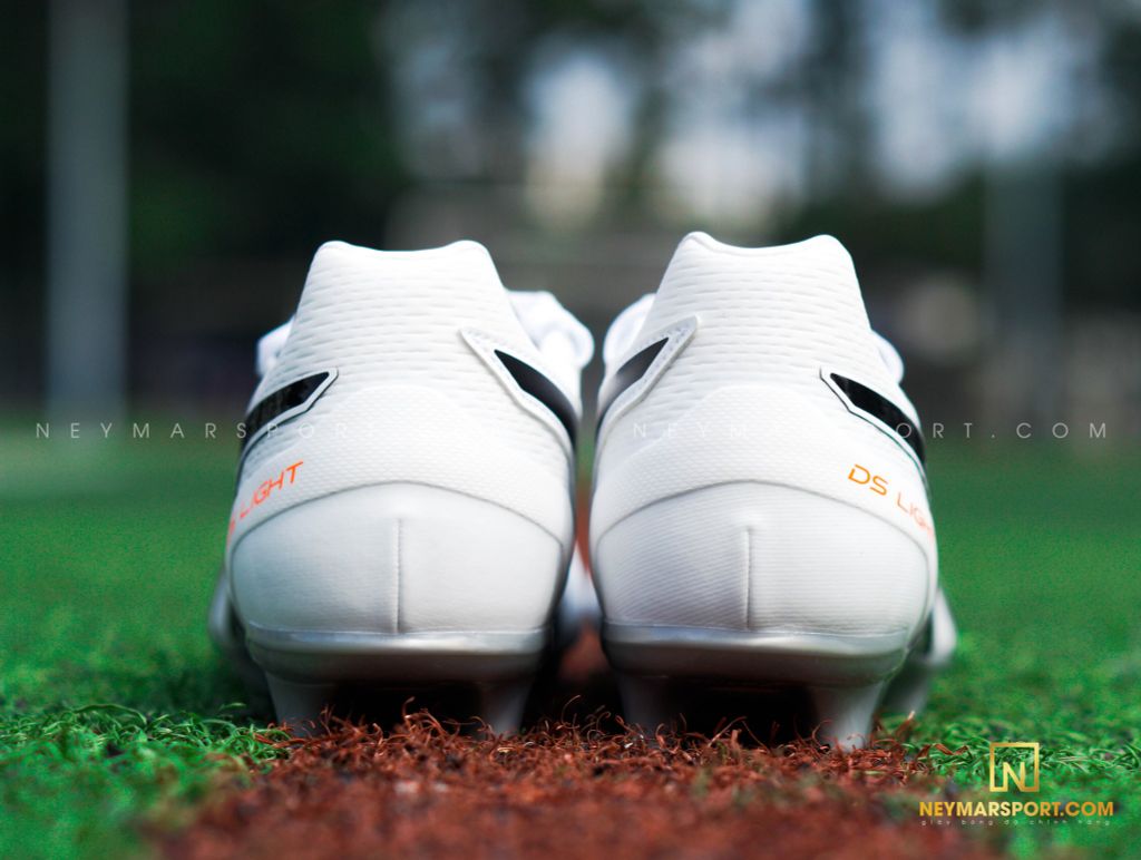 ASICS DS LIGHT WD FG - White/Black