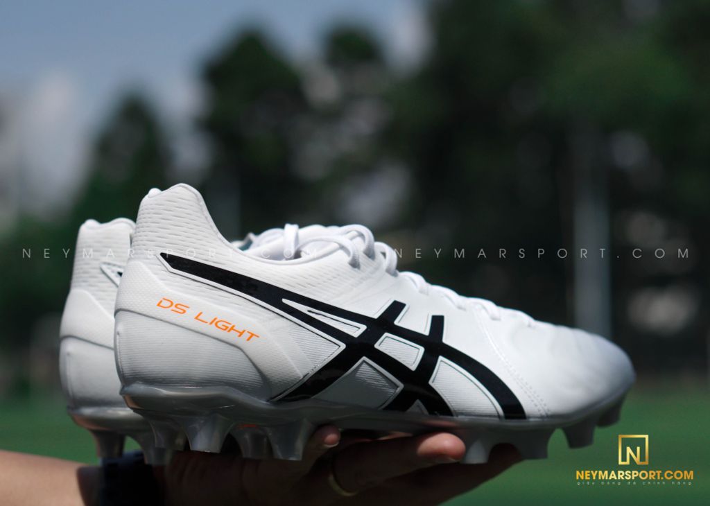 ASICS DS LIGHT WD FG - White/Black
