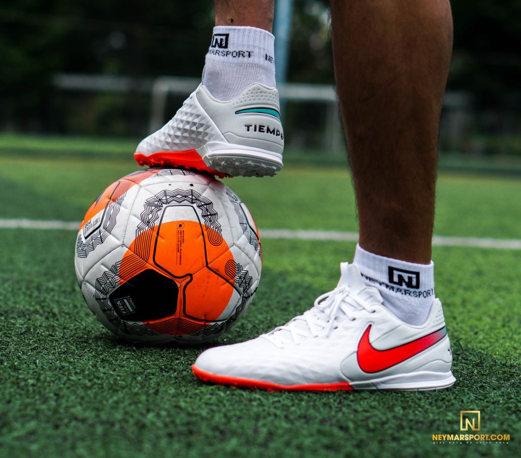 Nike Tiempo Legend 8 Academy TF Flash Crimson - White/Flash Crimson