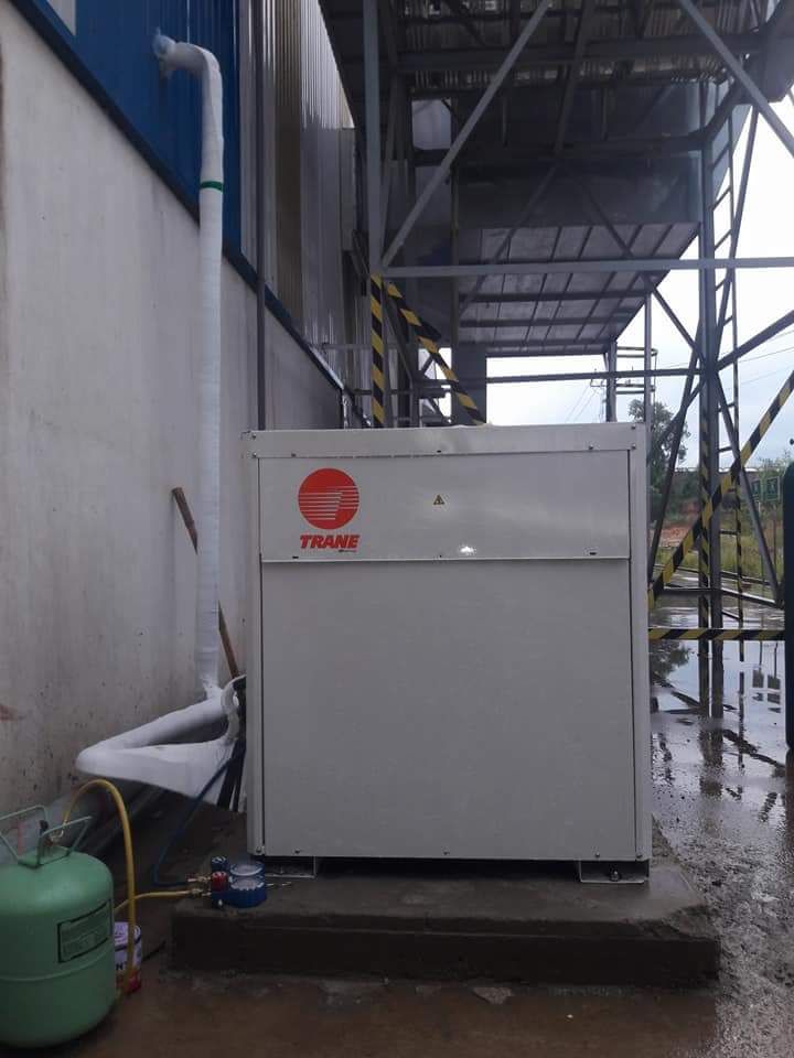 Máy lạnh tủ đứng nối ống gió TRANE TWE120/TTA120 - 13HP