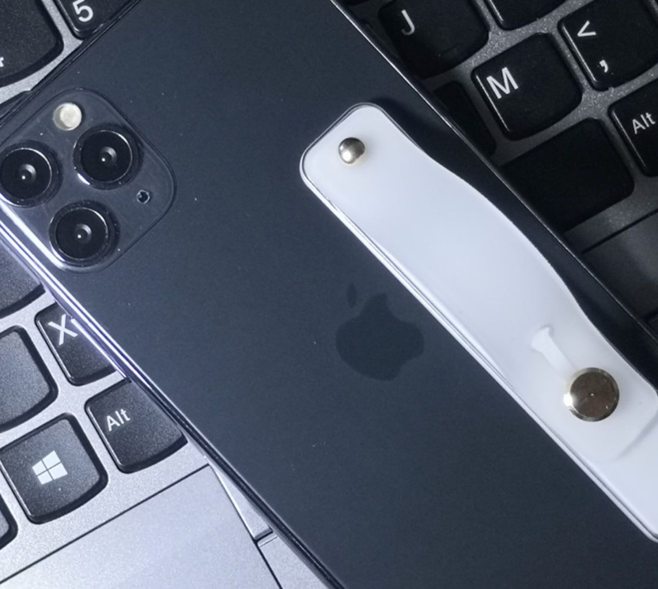 Giá đỡ kiêm nhẫn đeo xỏ ngón tay silicon dán ốp lưng