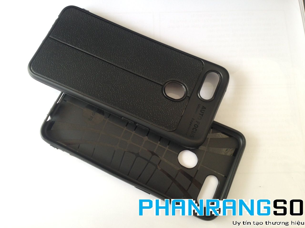 Ốp lưng dẻo vân da Auto Focus Oppo F9 (Đen)